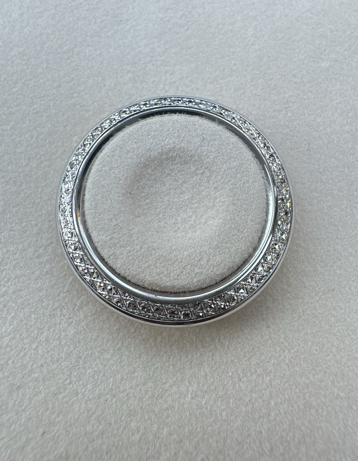Gucci Diamond Cut SILVER Bezel Authentic 1100–11/12–11/12.2 Watch, New
