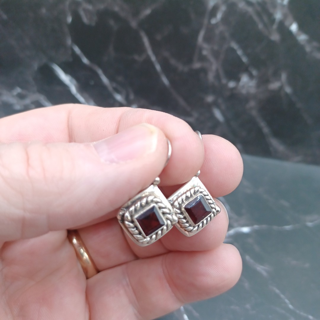 Faceted Garnet Square 925 Sterling Silver Wire Back Earrings 9.07 Grams Preowned