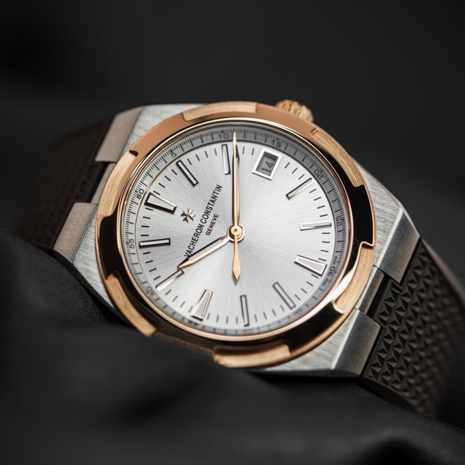 New Vacheron Constantin Overseas 41 Gold Silver Dial Complete 4500V/000M-B127