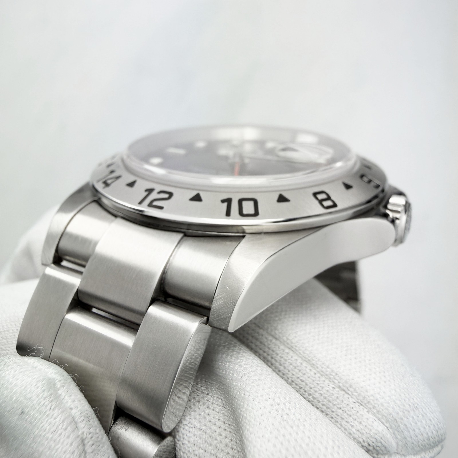 2007 Rolex Explorer II 16570 40MM Black Dial Steel Box Paper Z-Serial