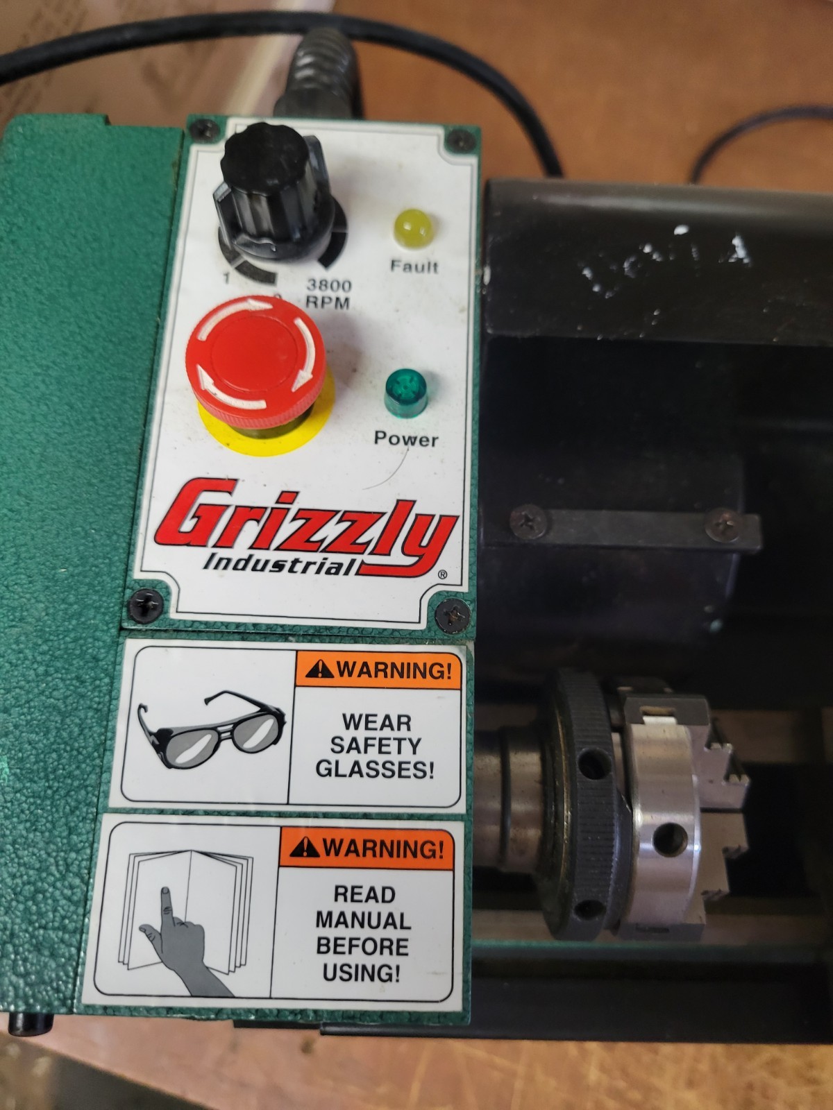 Grizzly G0745 Variable-Speed 4″x6″ Benchtop Metal Micro Lathe, Jewelers Lathe