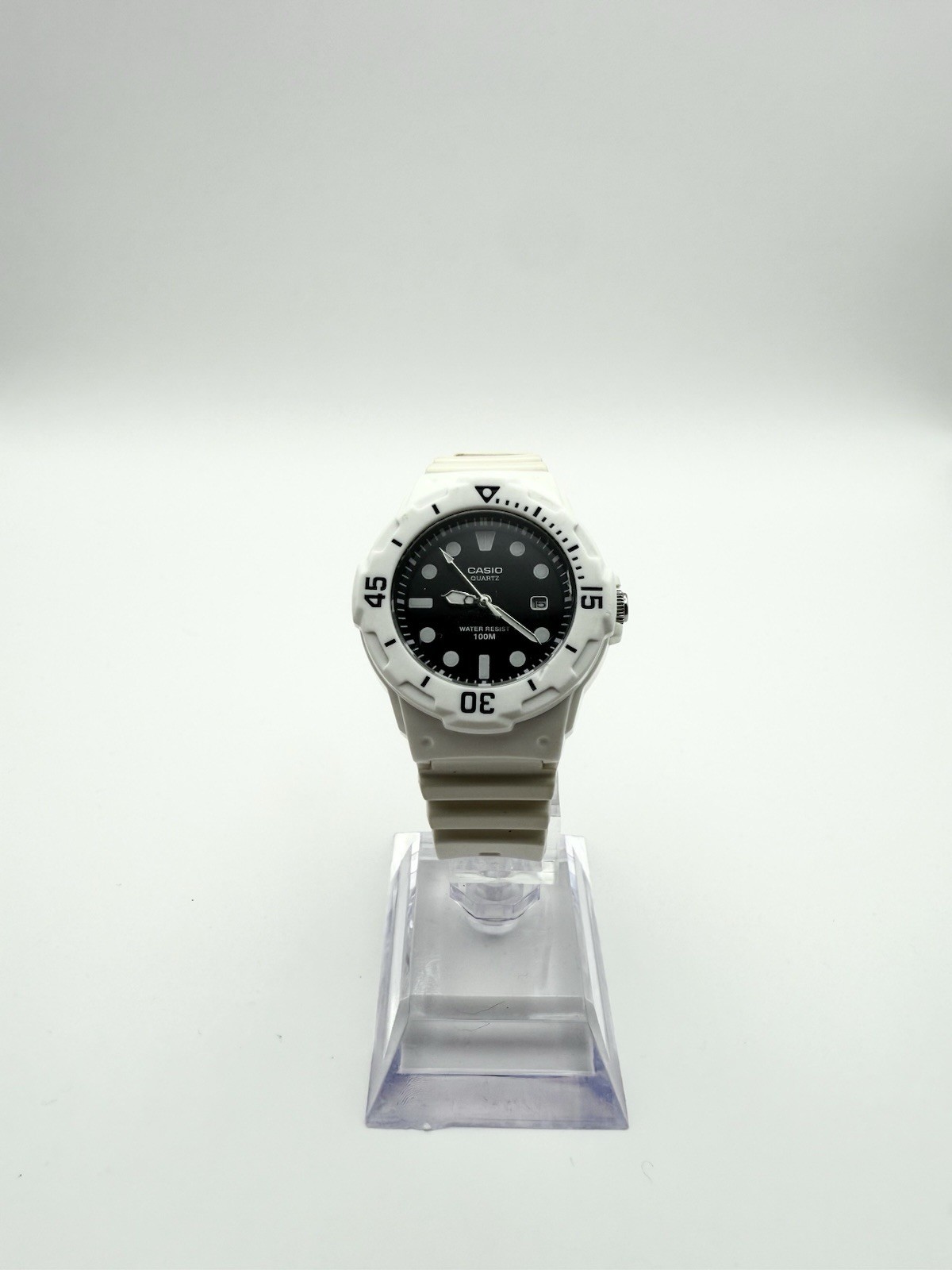 Casio LRW-200H Quartz 100M Diver Watch Date Black Dial White Resin Strap