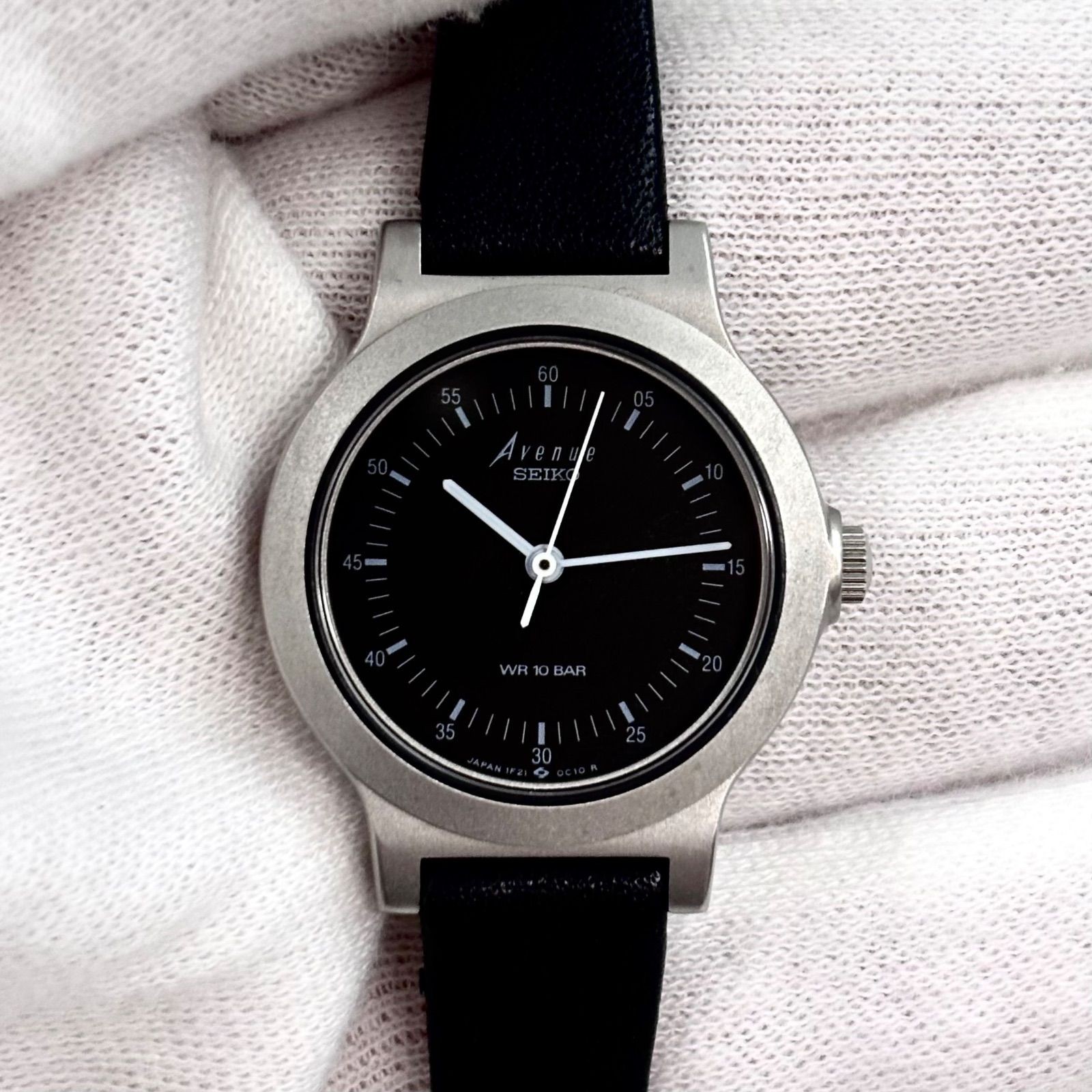 Operational Dead SEIKO Avenue Wristwatch Quartz Railway Minute Track Matte Finis