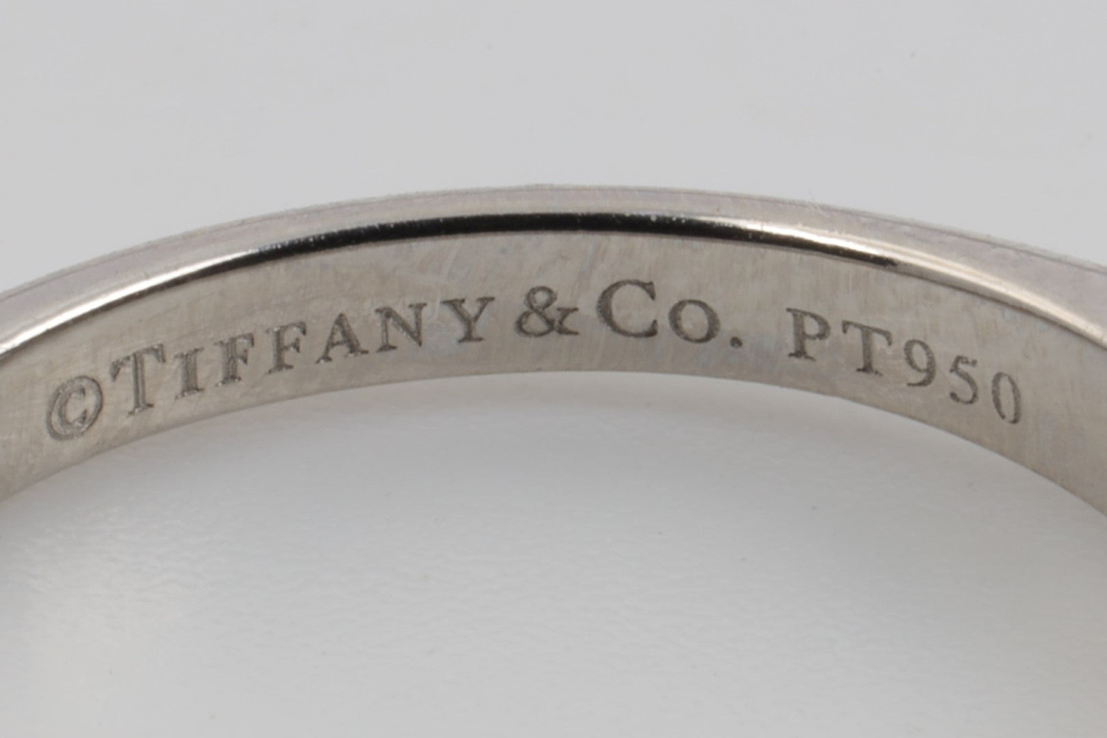 Tiffany & Co. 950 Platinum Engagement Ring with 0.27tcw Diamond Size 6 (4.16g.)