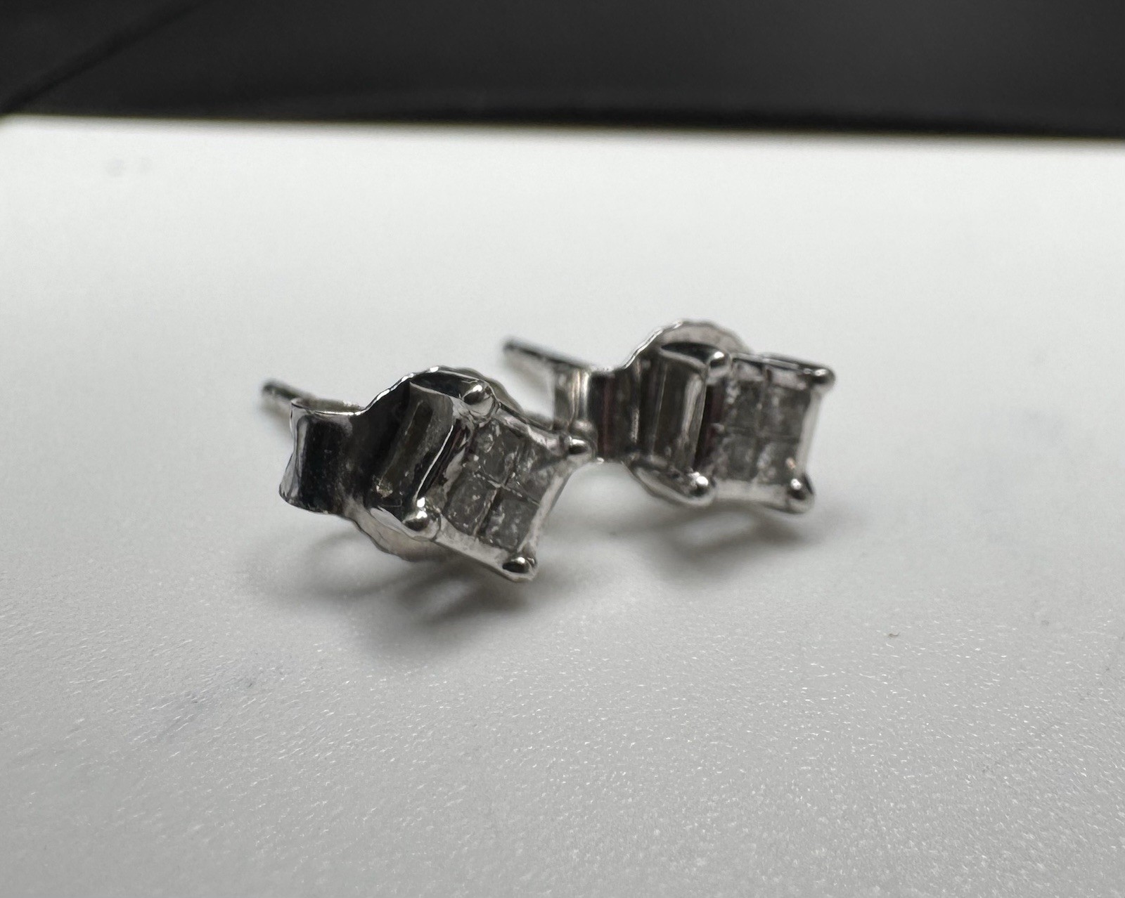 10k White Gold Princess Cut Diamond 13.25mm Earrings 0.7g