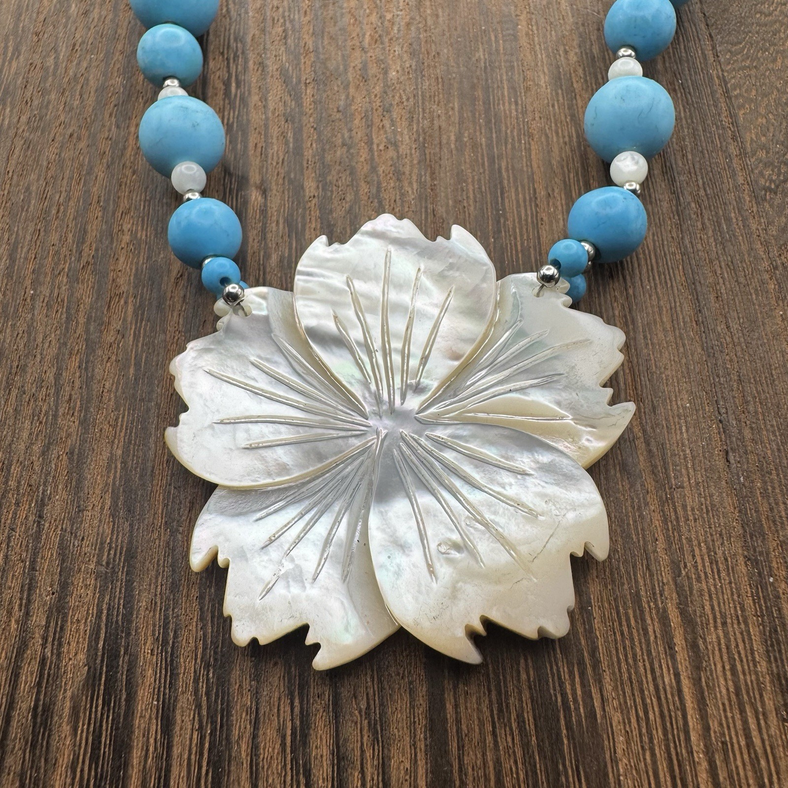 Mother Of Pearl Flower Pendant Blue White Silvertone Beads Necklace Handmade