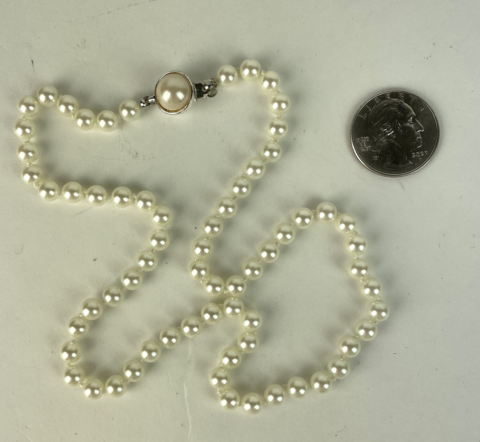 Vintage 1980s Carolee strand 18.5 in Necklace Faux Pearl Gold Tone, K25