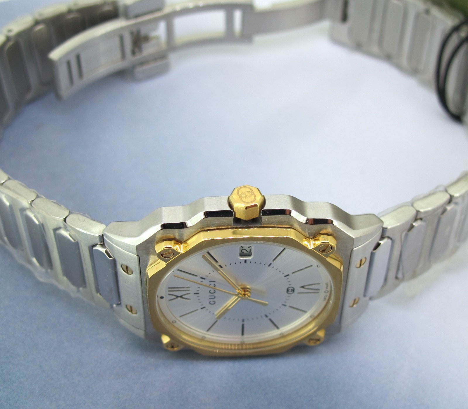 Gucci G-Flat Quartz Stainless Steel 30mm Silver Dial Women’s Watch YA166506