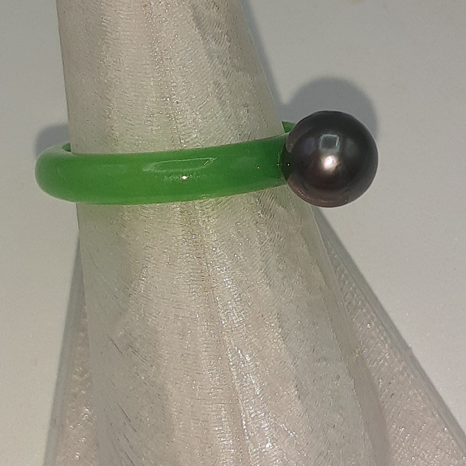 Tahitian Cultured 8-9mm Pearl, Green Jade Band Ring 11.00 ctw  Size 11 ( GIFT )