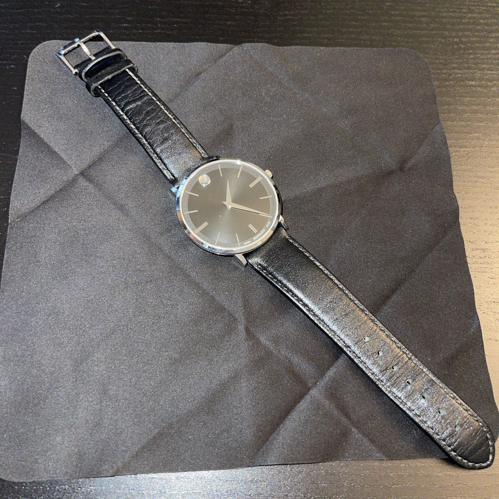 Movado Ultra Slim Black Dial Black Leather Strap Watch For Men – 0607086