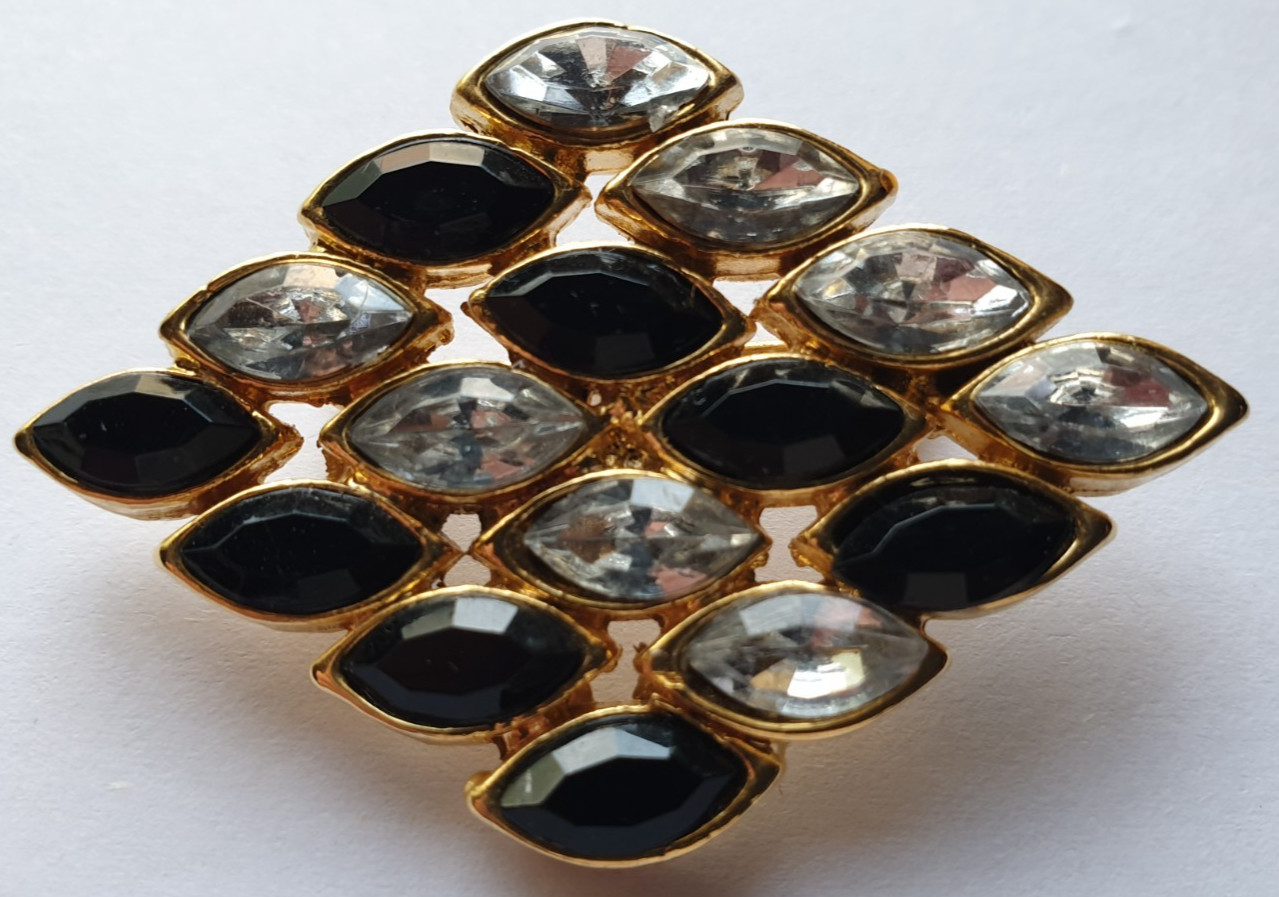 2 GOLD TONE METAL , DIAMANTE & ENAMEL COSTUME JEWELLERY BROOCHES