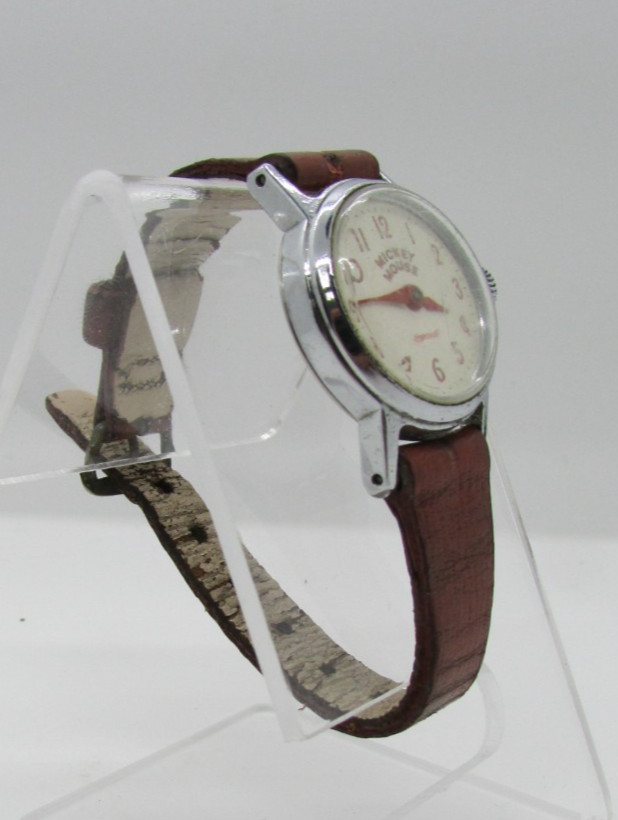 US Time Mickey Mouse Ingersoll 24mm Silver Tone Manual Wrist Watch