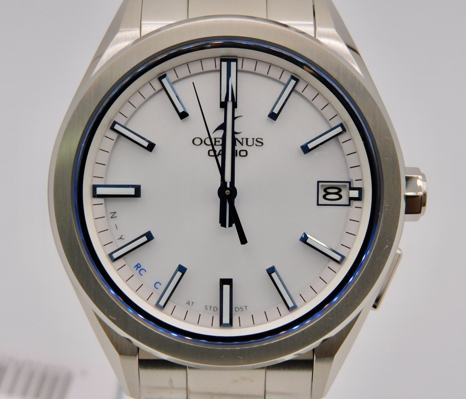 NEW CASIO OCEANUS OCW-T200S-7AJF White Dial Bluetooth Solar Mens Watch in BOX
