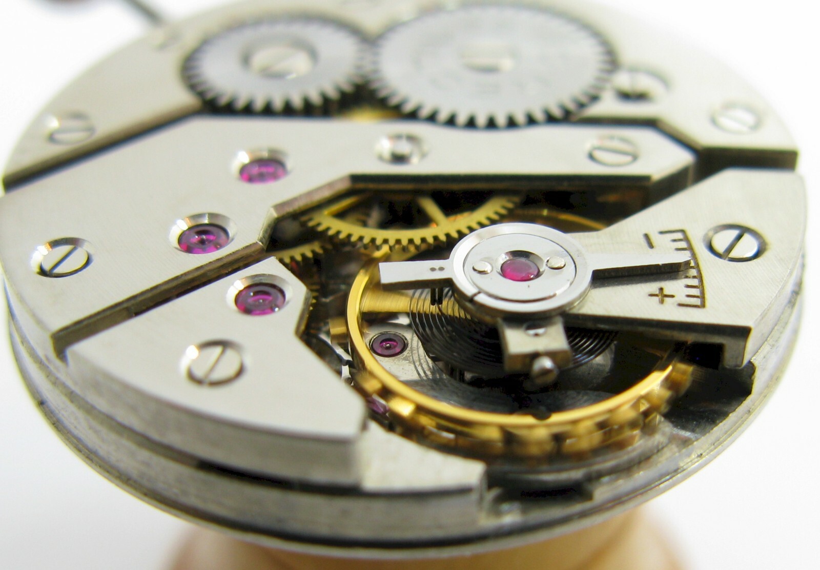 Recta MV F4 15 jewels incomplete manual Watch Movement for parts