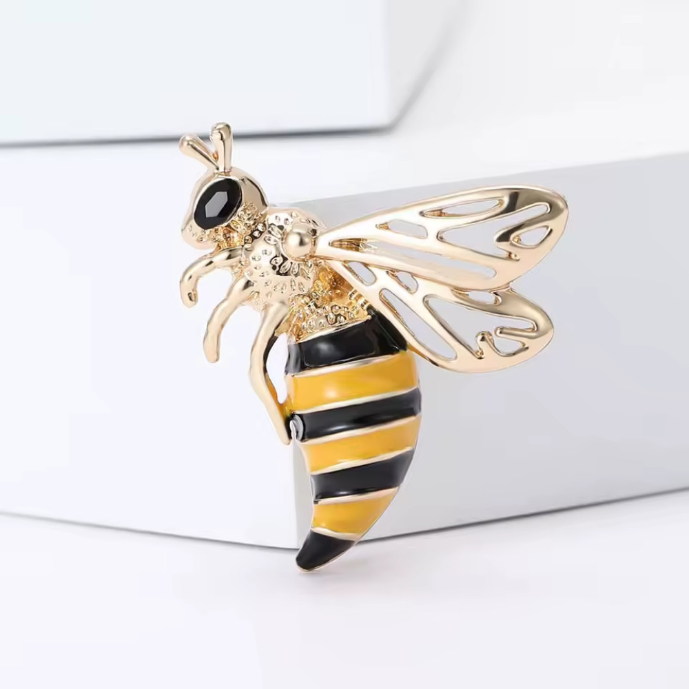 Vintage Style Bee Brooch Pin Sparkly Gold Tone Insect Statement Summer Jewelry G