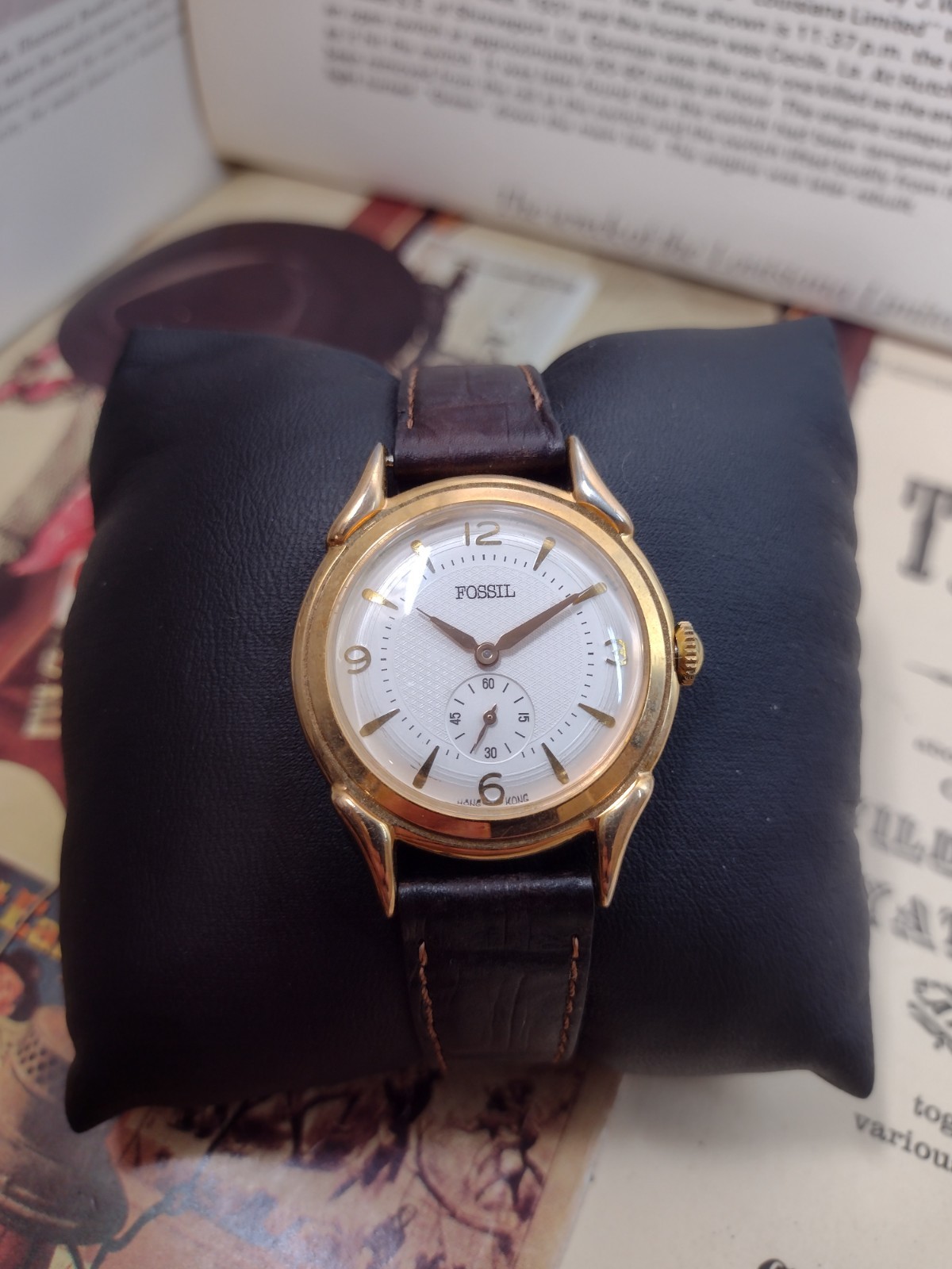 Vintage Men’s Fossil Wristwatch w/ White Dial + Gold Indices