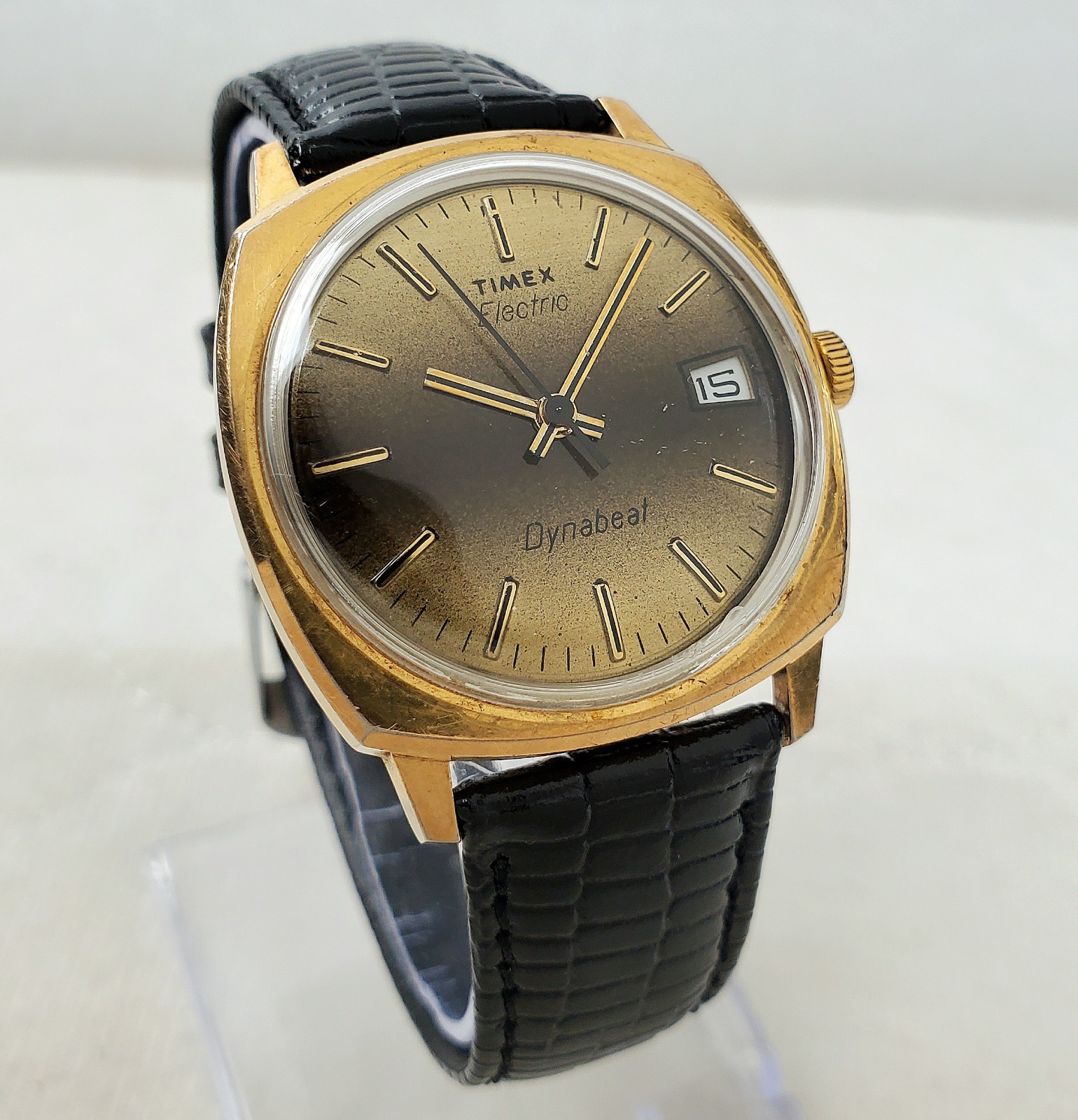 VINTAGE 1970’S TIMEX ELECTRIC DYNABEAT TIGER EYE DATE 34MM MEN’S WATCH