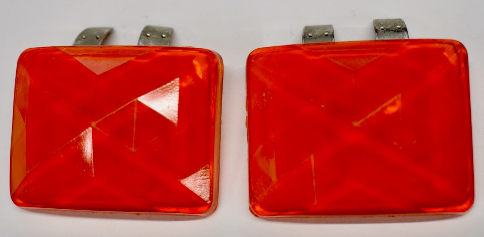 VINTAGE ORANGE FACETED PLASTIC ACCENT SHOE CLIPS * DEAD STOCK *SLIGHT DOME