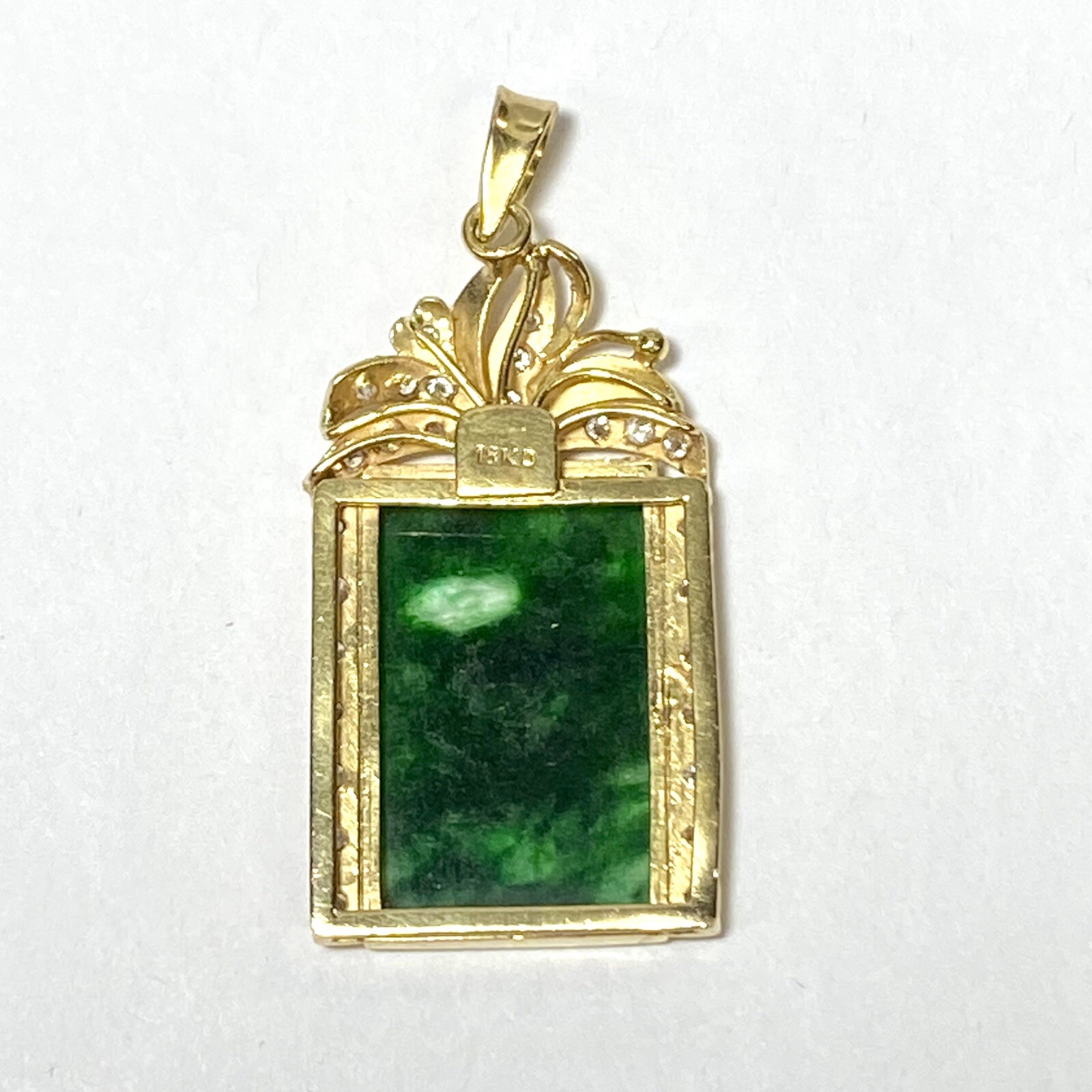 18K Yellow Gold Jade 0.27ctw Diamond 35mm Pendant 6.1g