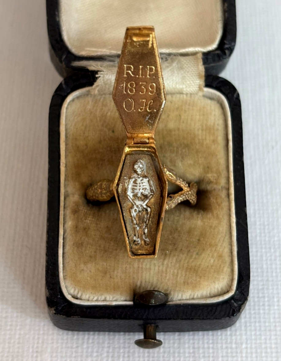 Ant. French Imperial Memento Mori Snake Casket Pill Box Silver Gild Enamel Ring