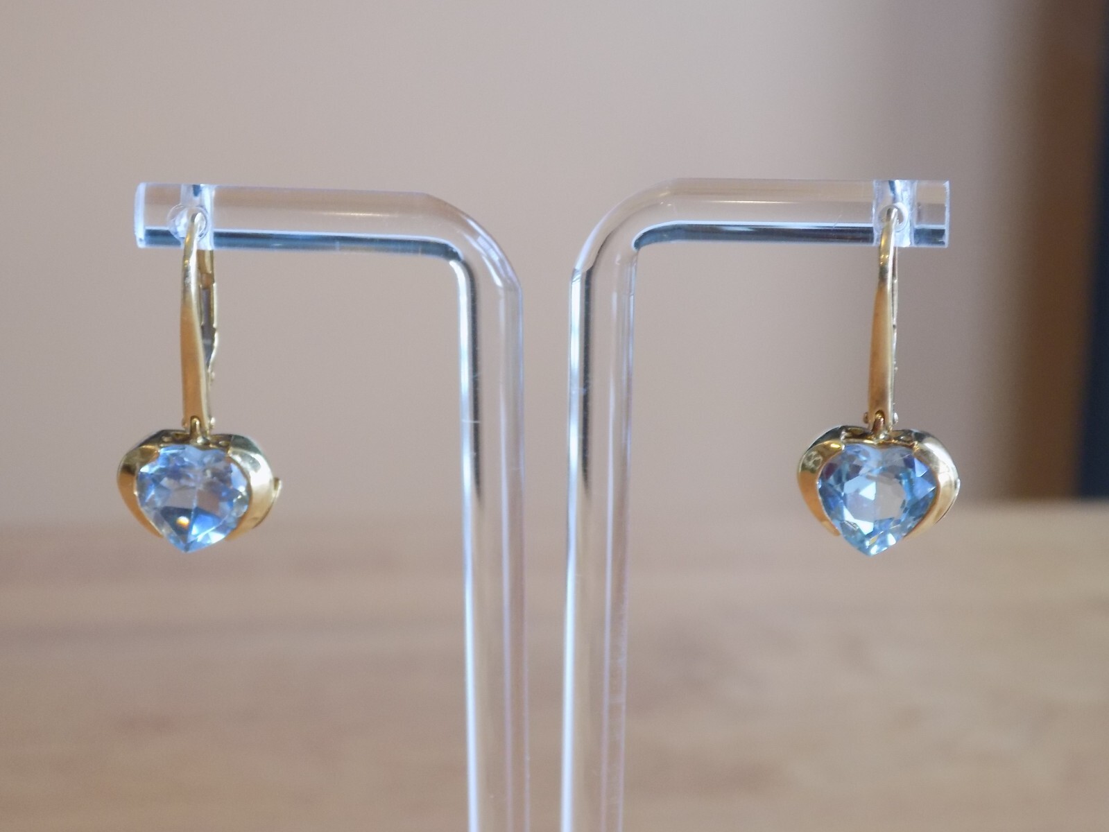 Le-Gi 18k blue topaz heart dangle earrings