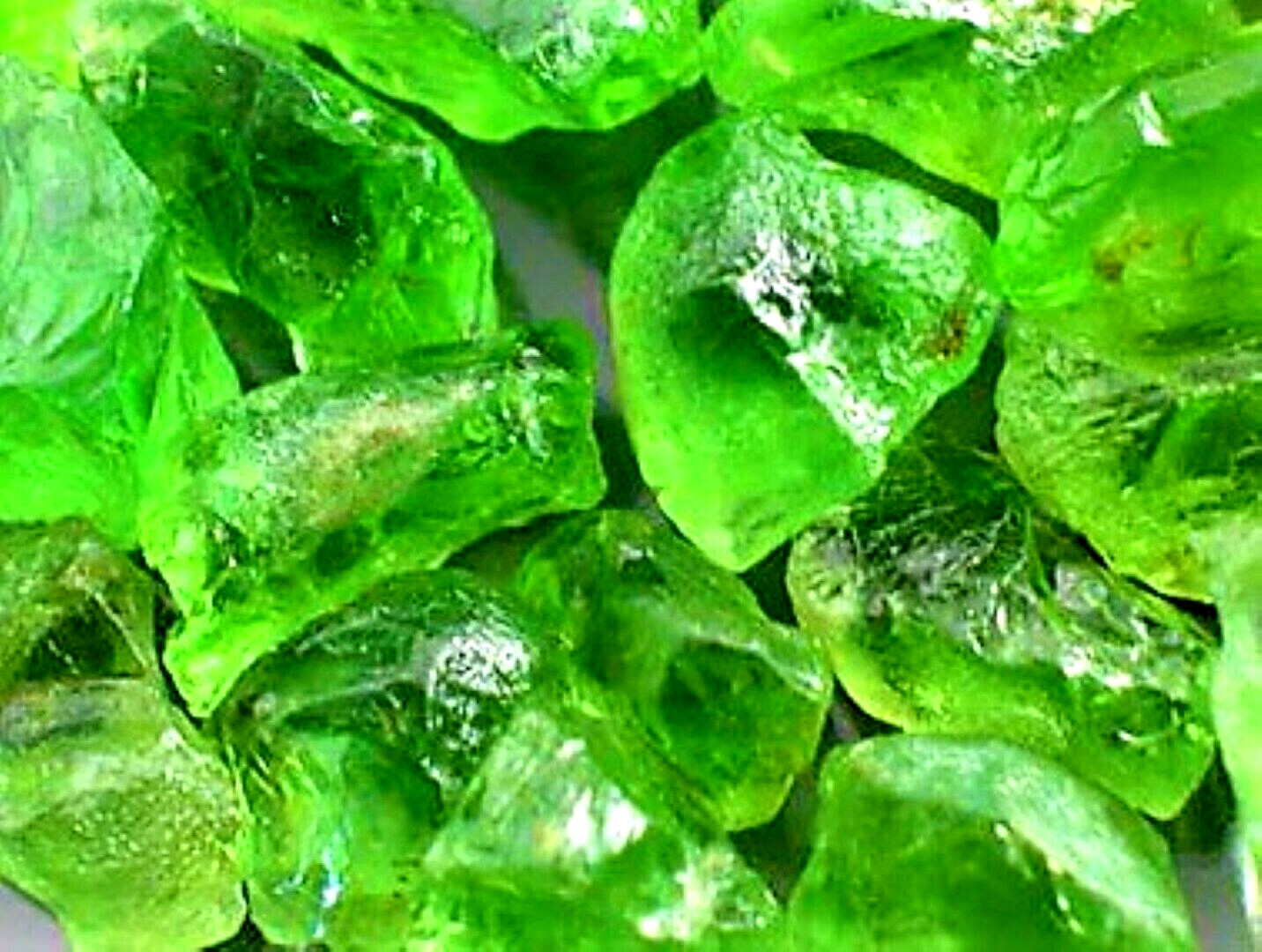 PERIDOT ROUGH FACET GEM GEMSTONE LIME GREEN VIETNAM GENUINE NATURAL 4 CARAT NICE