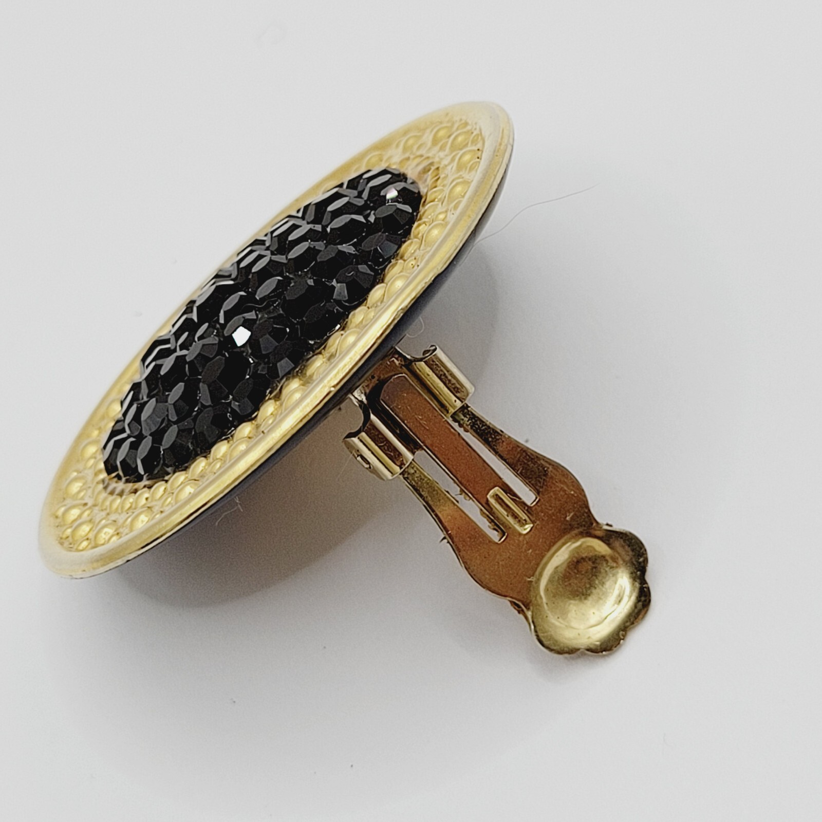 ONE Richard Kerr Gold Tone Textured Black Crystal Glass Rhinestone Vtg Earring