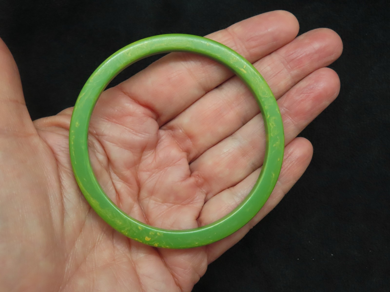 Vintage Thin Lime Green Marbleized “Spacer” Bracelet 9.5″