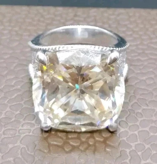 Rare 20Ct Certified Treated Stunning Off White Diamond Solitaire Ring 925 Silver