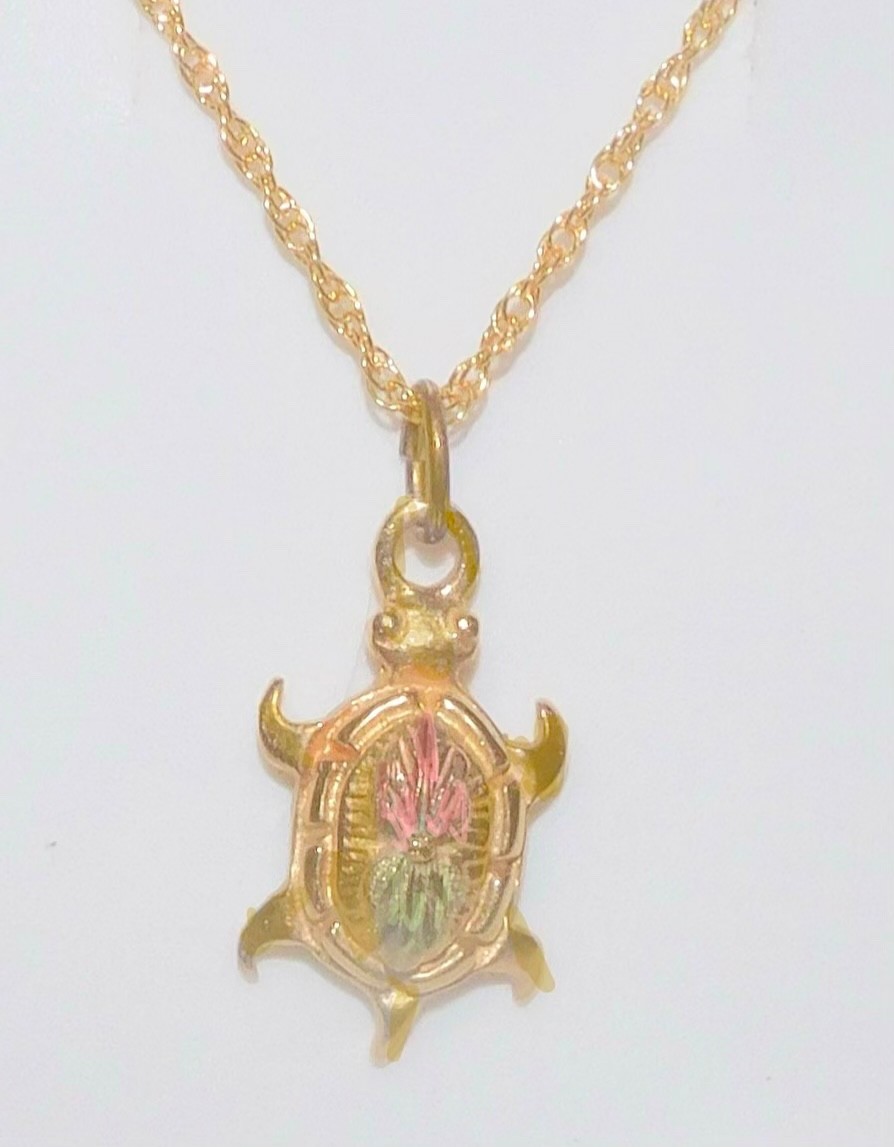 Black Hills Gold 10k Turtle Pendant Necklace