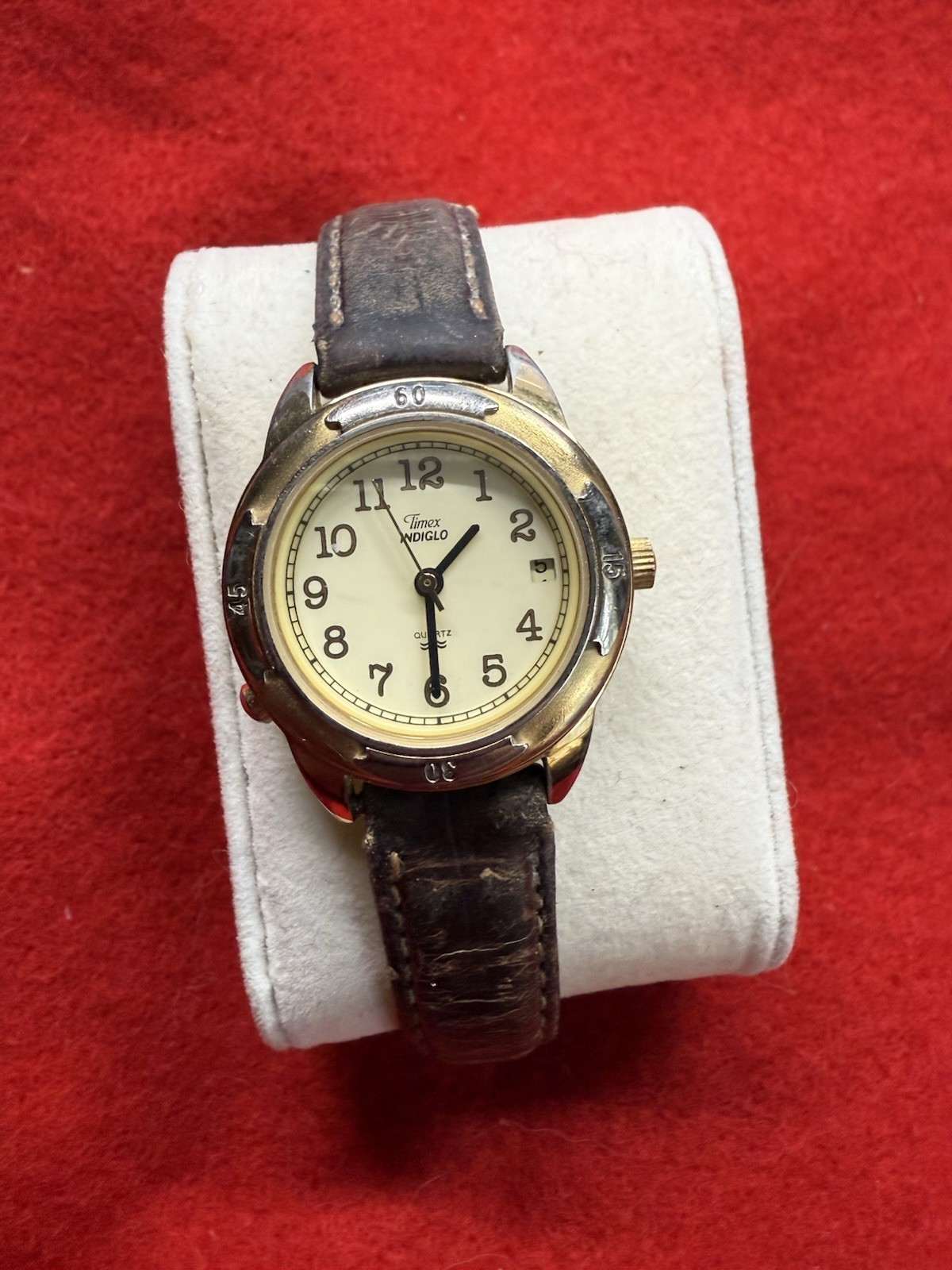 Women Vintage Timex Watch Easy Reader Indiglo Brown Band Gold Case Beige Face