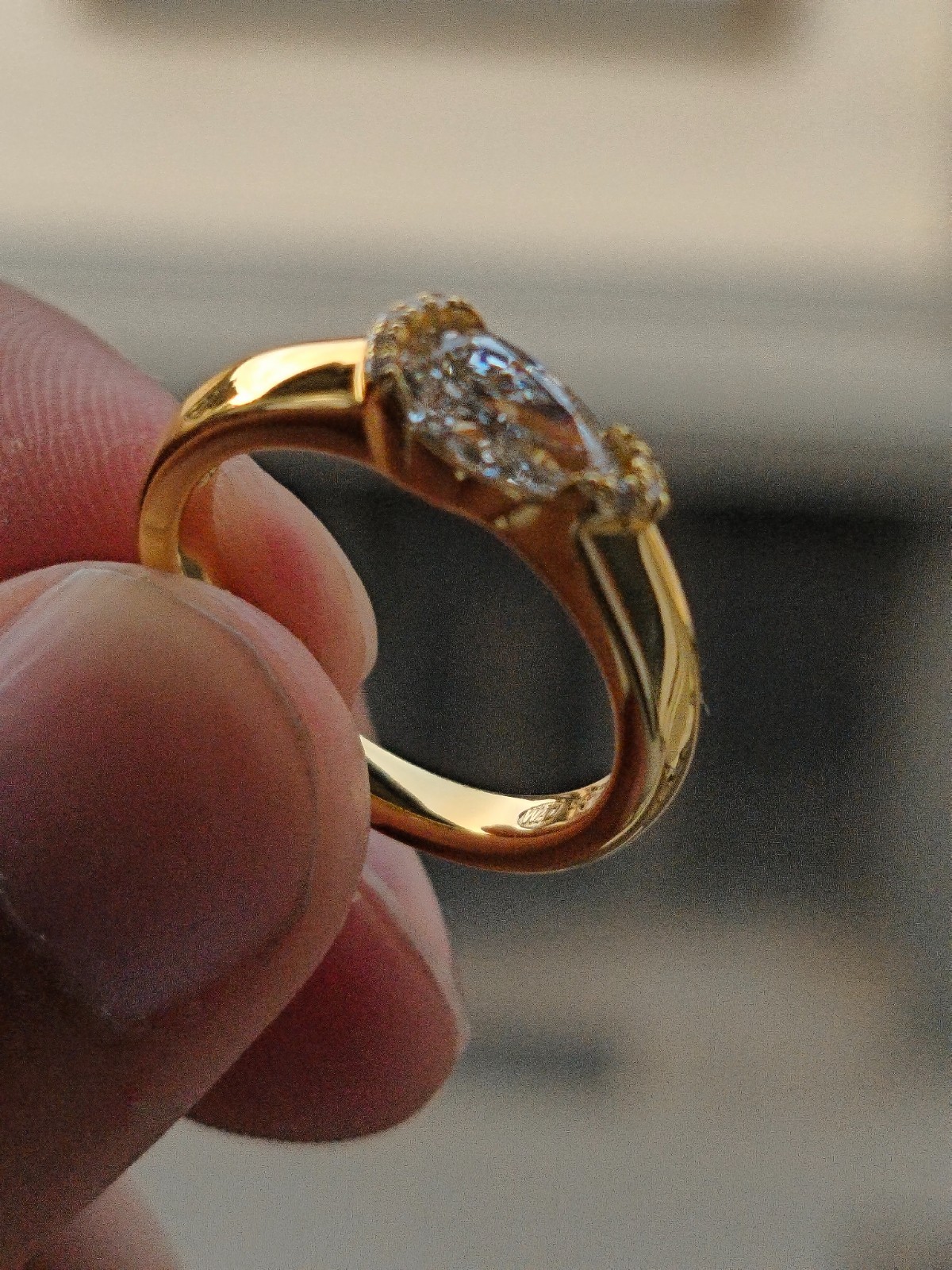 18K Yellow Gold Solitaire Ring 1.01ct Pear Diamond (Brown) IGI Size 5,6,7,8,9,10