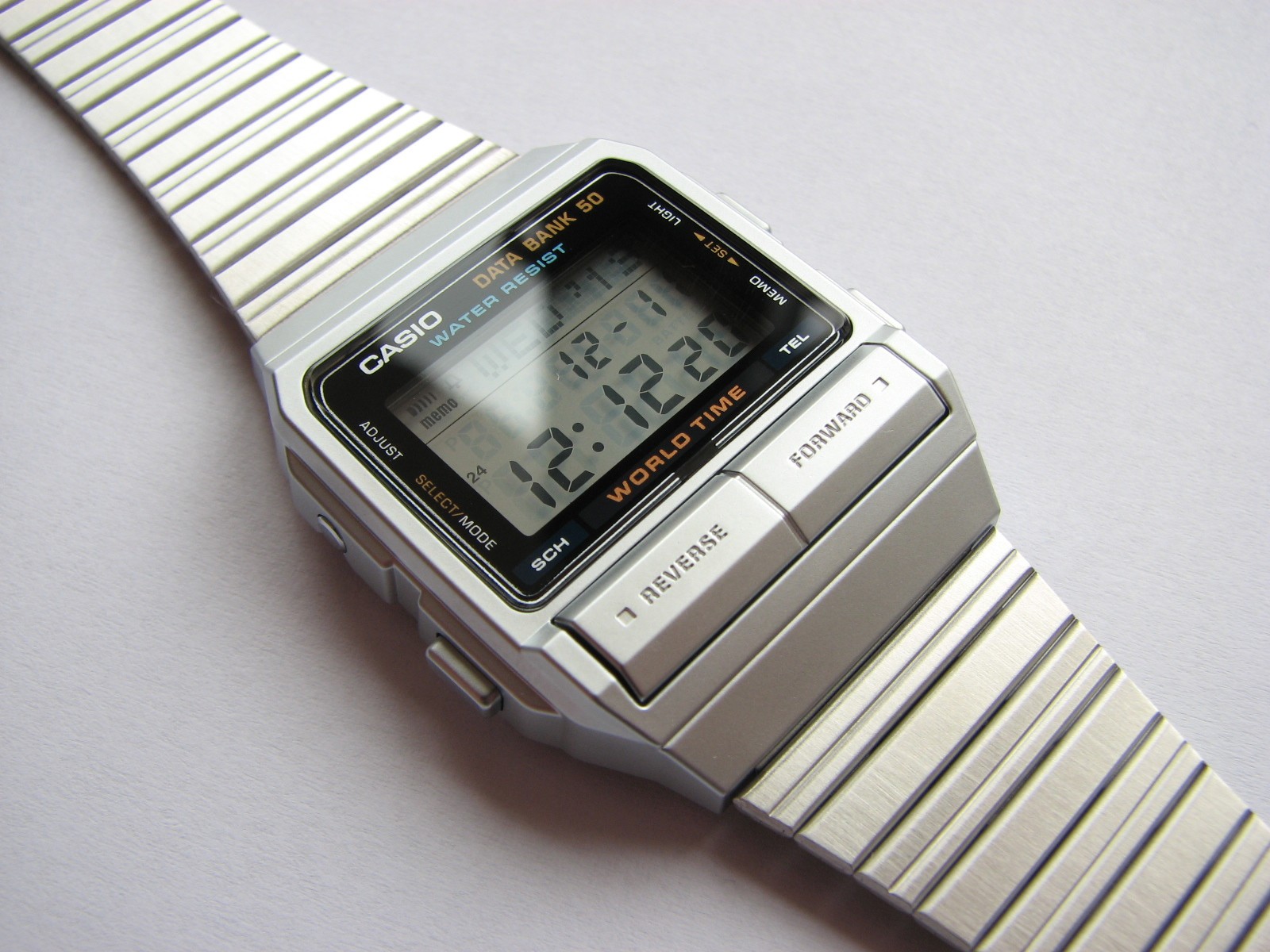 BIN! NEW NOS Second edition Casio DB-520 Front Button World-Time Data-Bank watch