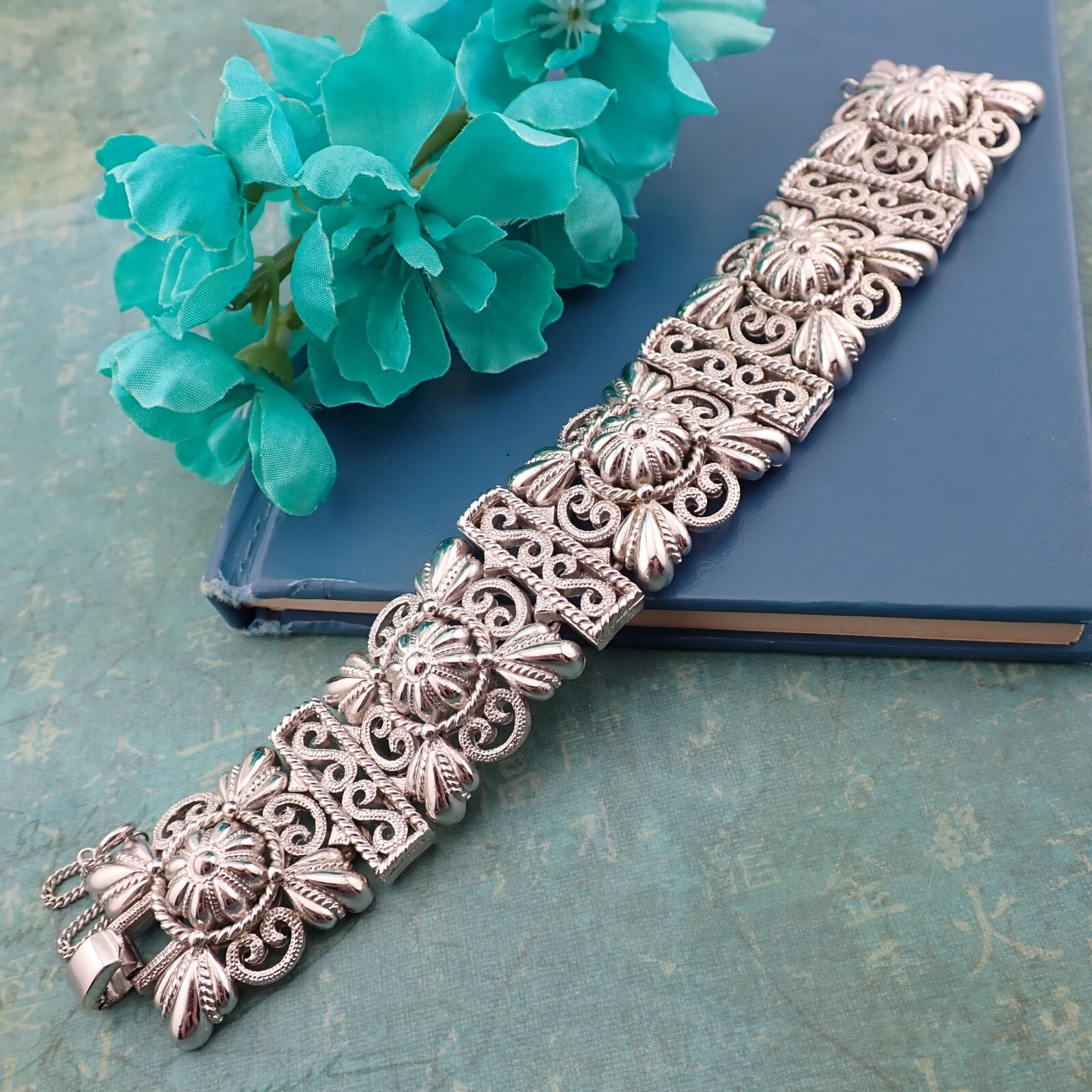 Vintage Crown Trifari Square Medallion Panel Silver Tone 7 1/4″ Safety Bracelet