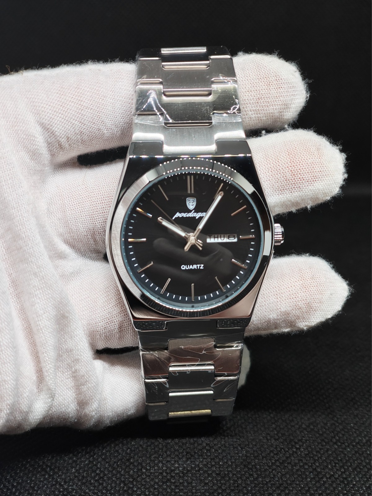 POEDAGAR Men’s Quartz Watch Black Dial Stainless Steel Day Date Silver