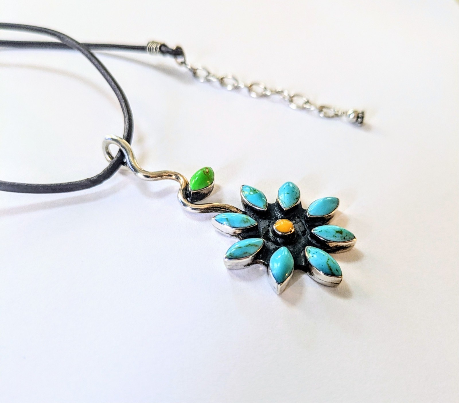 N.A. Southwest Turquoise & Sterling Silver Floral Flower Vine Pendant Necklace