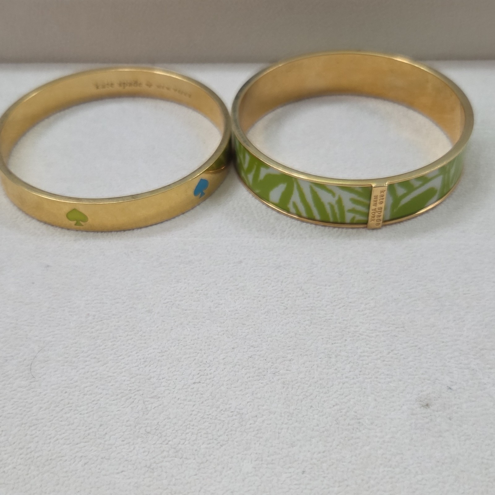 kate spade new york Signed Gold Tone Enamel Logo Stackable Bangle Set Green