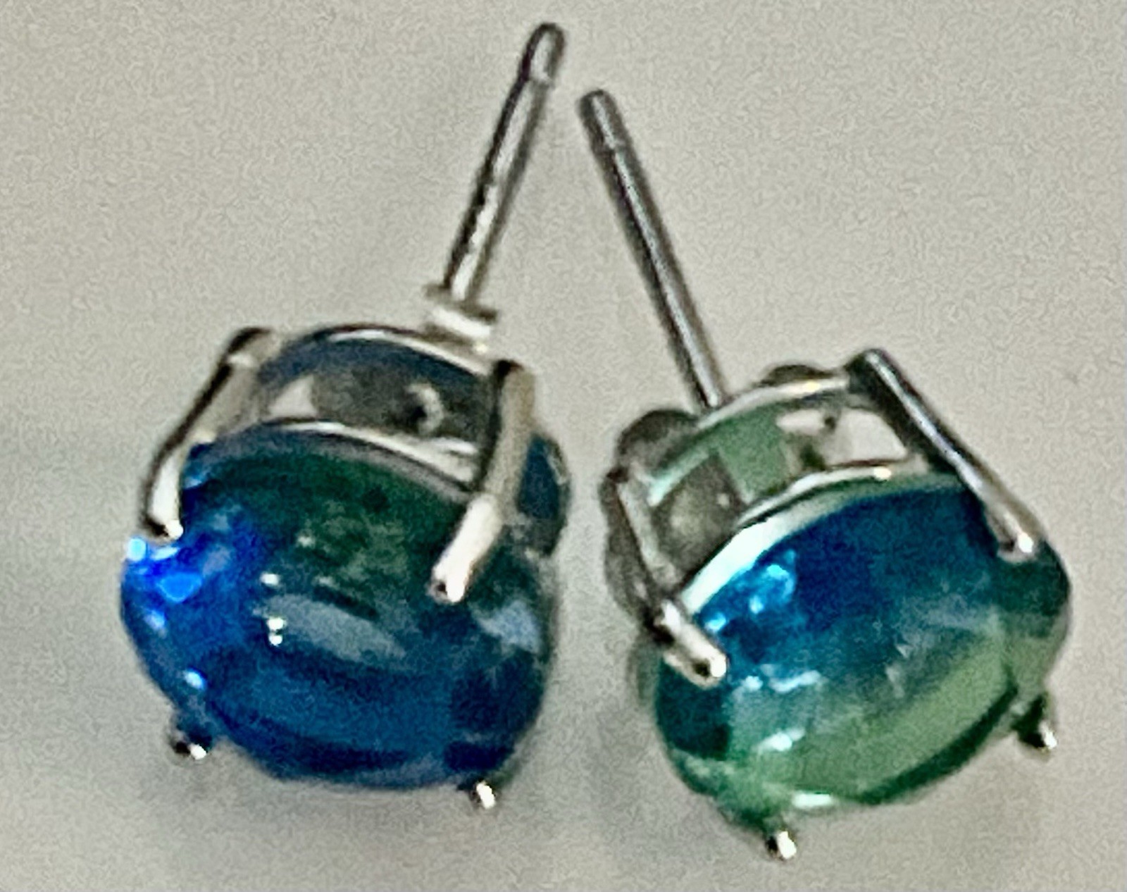 .50 ct. Swiss Blue Topaz Stud Earrings in Solid Sterling Silver.(NEL1217).