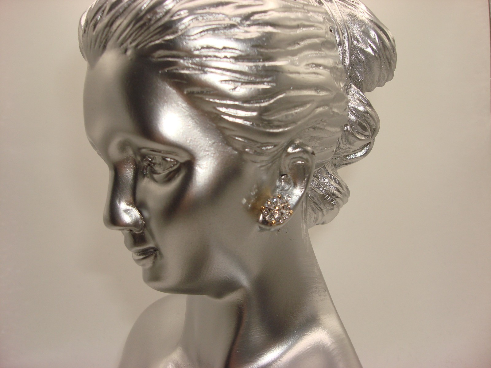 10K SOLID GOLD APPROX. 30 PTW BRILLIANT SPARKLING SINGLE STUD DIAMOND EARRING!