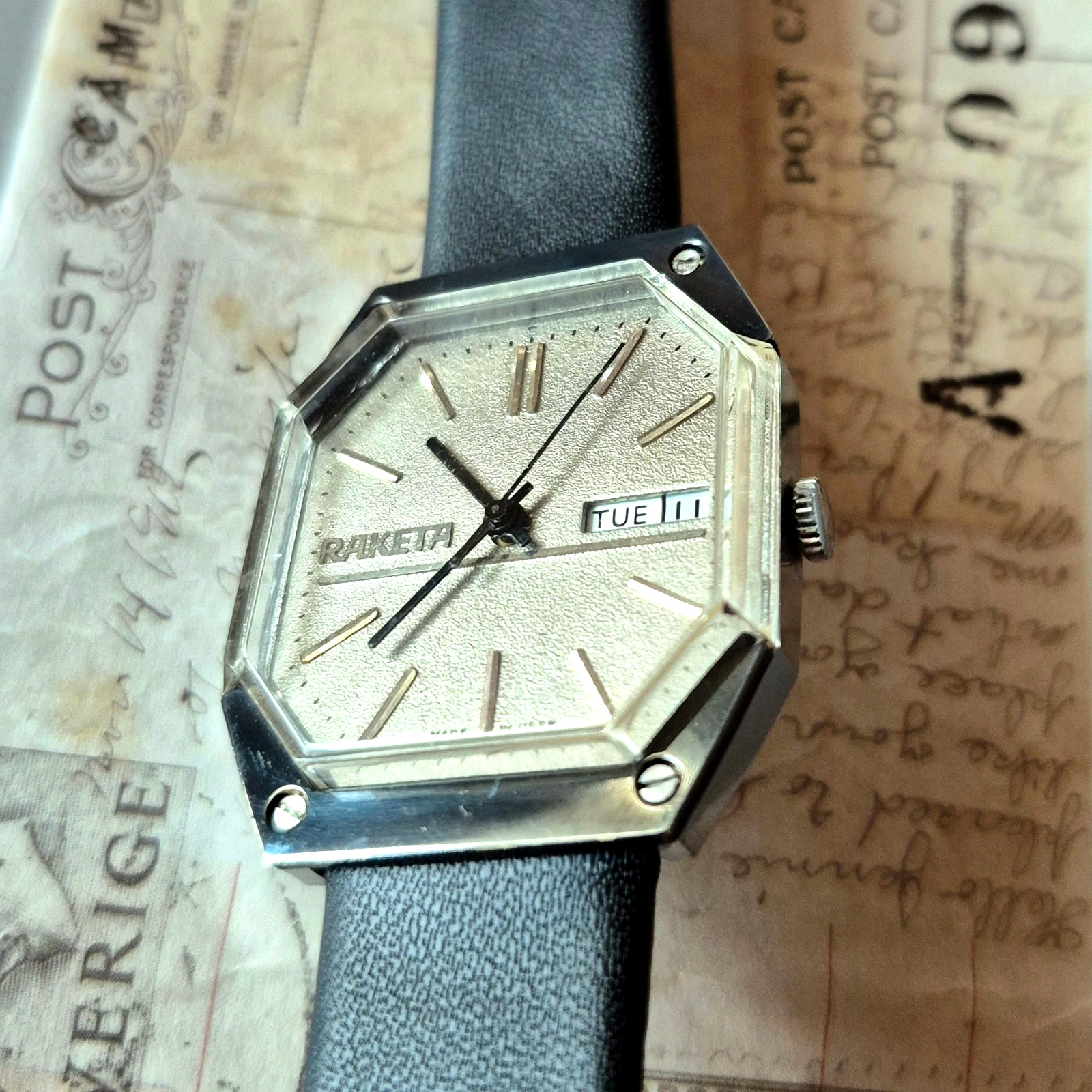 Vintage Raketa Star Wars Soviet Mechanical Watch 2628.H Day Date USSR 18J