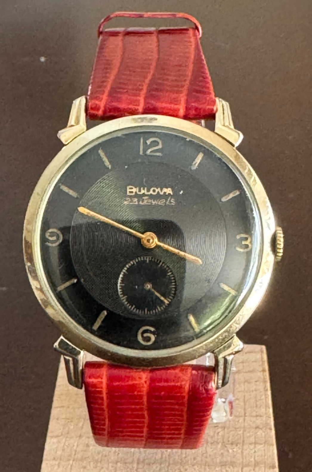 VINTAGE MEN’S BULOVA WRISTWATCH CAL. 10BP KEEPING TIME 23 JEWEL NICE CONDITION