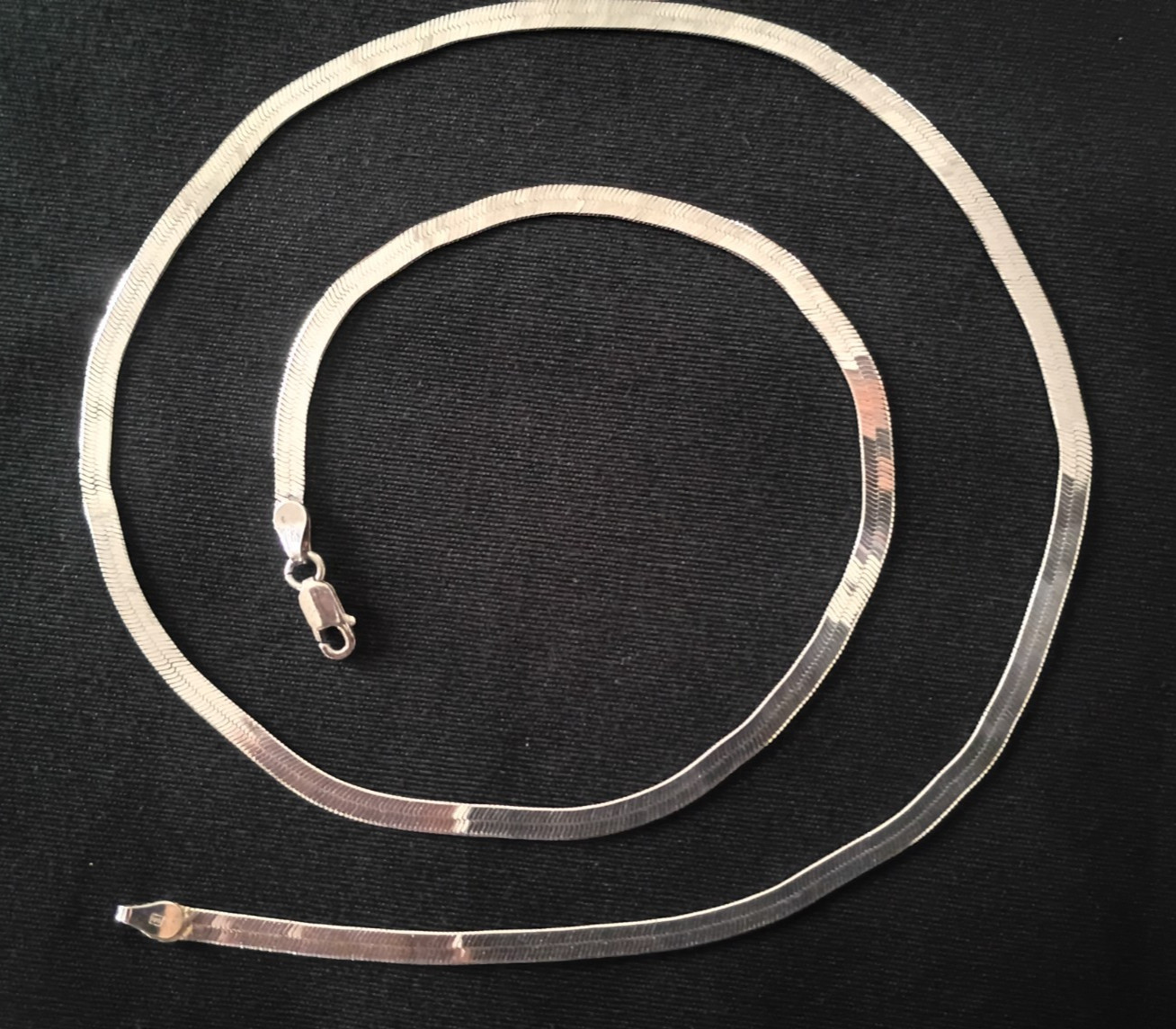 STERLING SILVER FLAT LINK HERRINGBONE CHAIN NECKLACE 22 inch. ITALY
