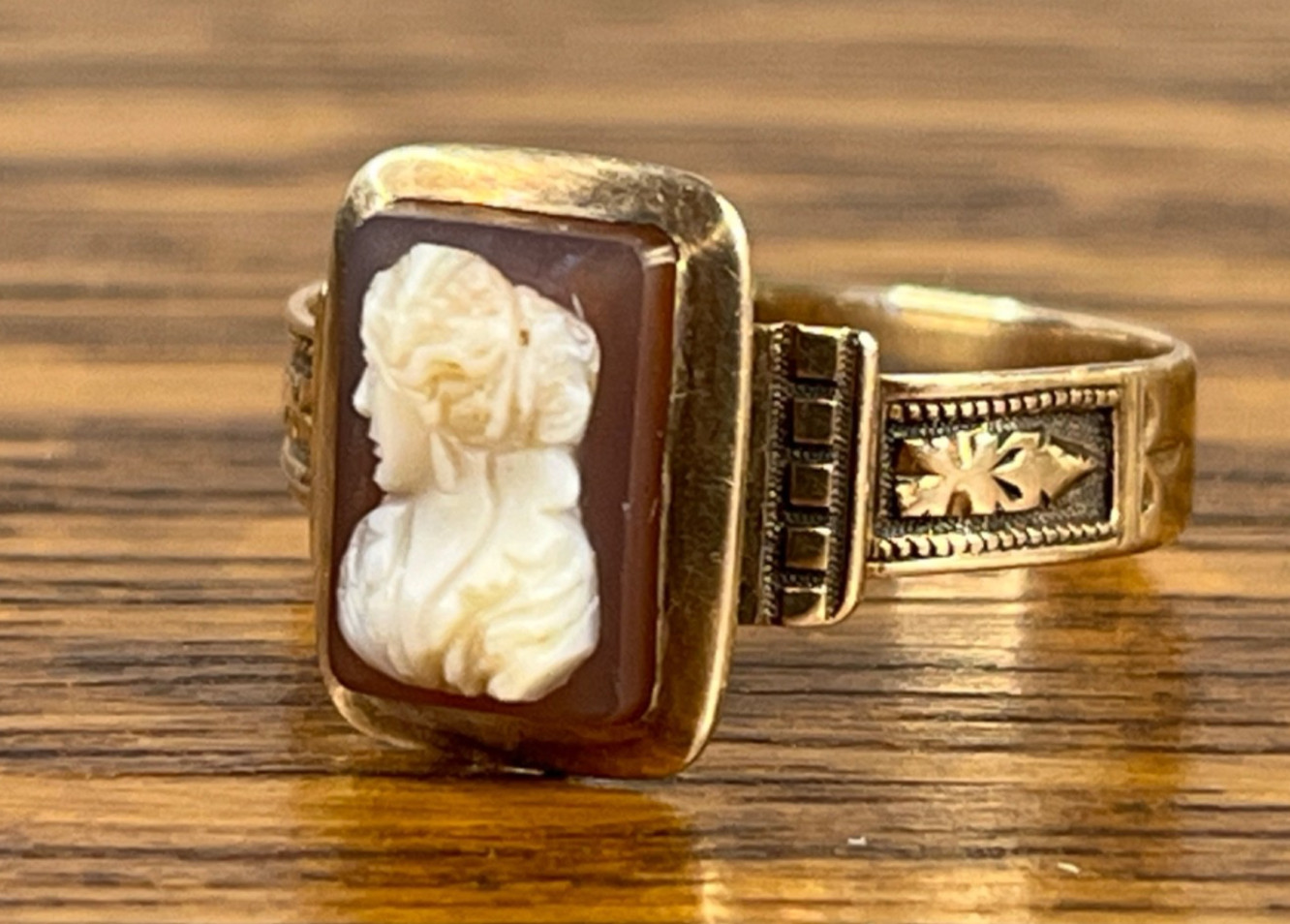 1880s Victorian 14k Gold 3.22g Antique Shell Cameo Etruscan Ring Size 9.5 RARE