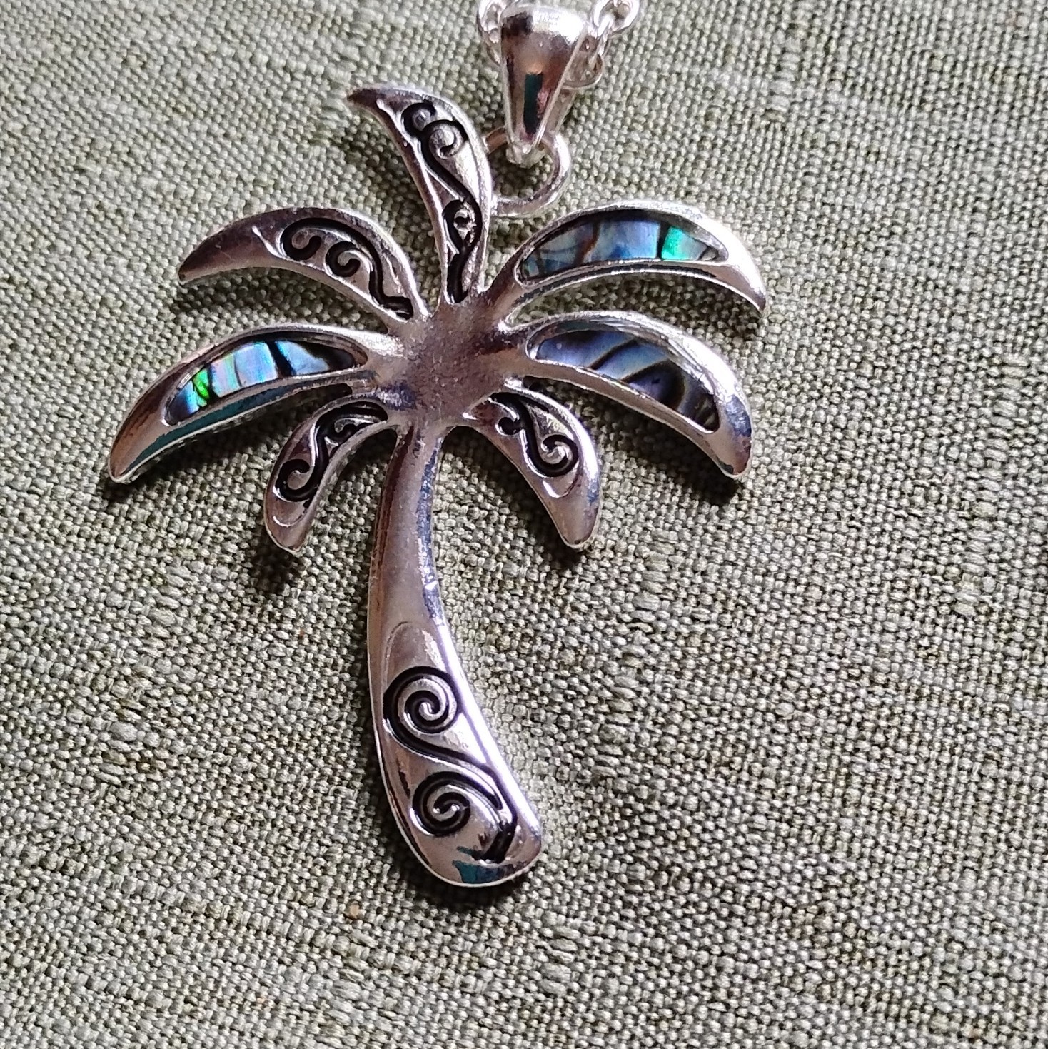 Palm Tree Shell Inlay Pendant Necklace & Earrings Set Silver Tone Blue Green
