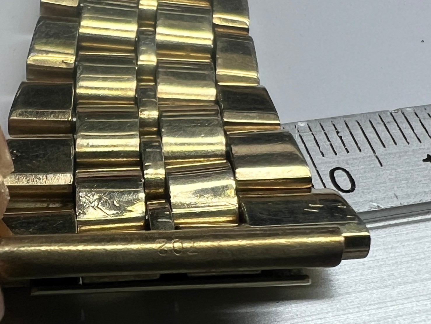 63 . omega 1163 endlink 20 mm 702 gold plated bracelet 15.5 cm
