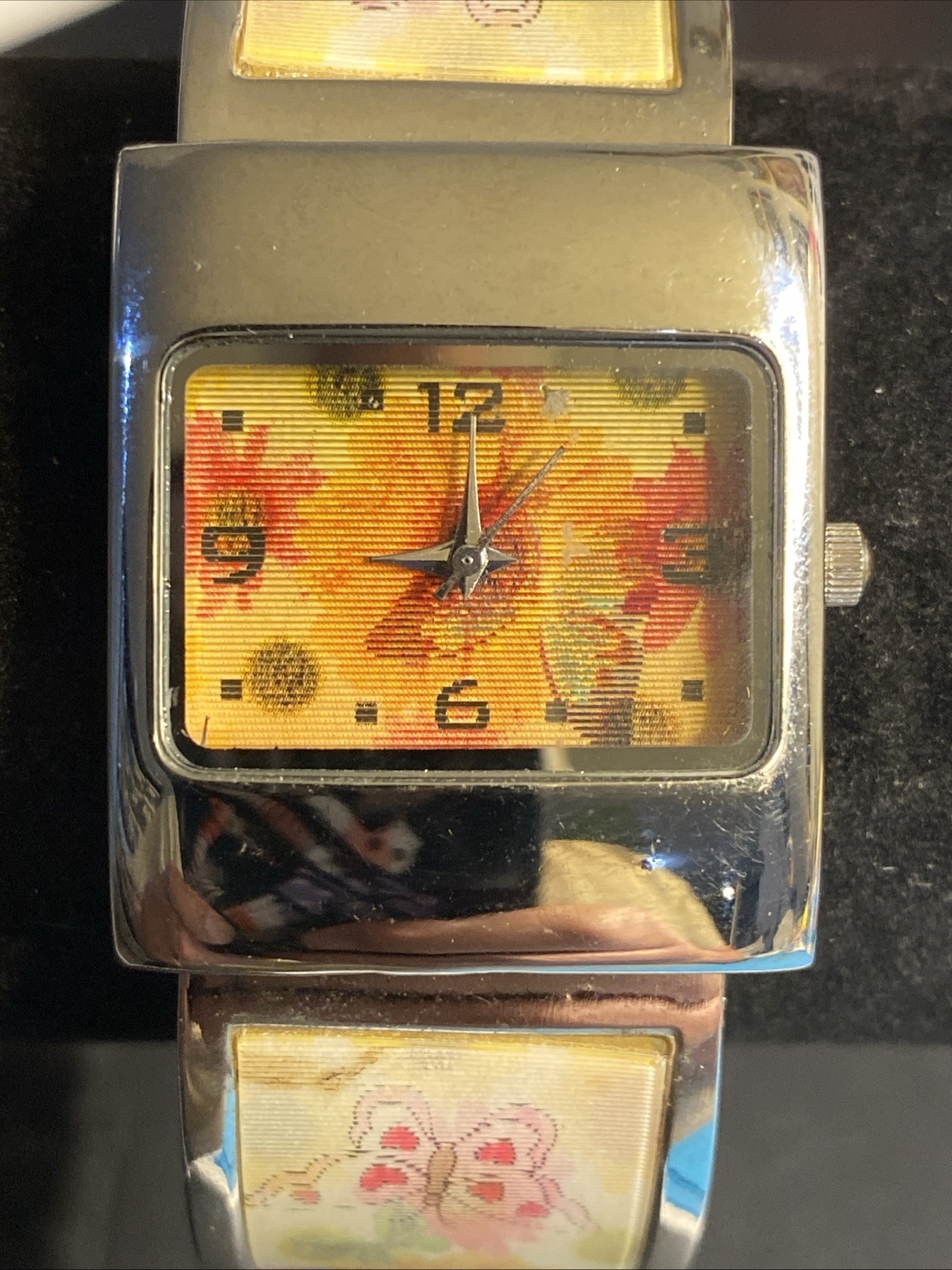 Women’s Cuff Watch With 3D Butterflys New Battery Very Unique