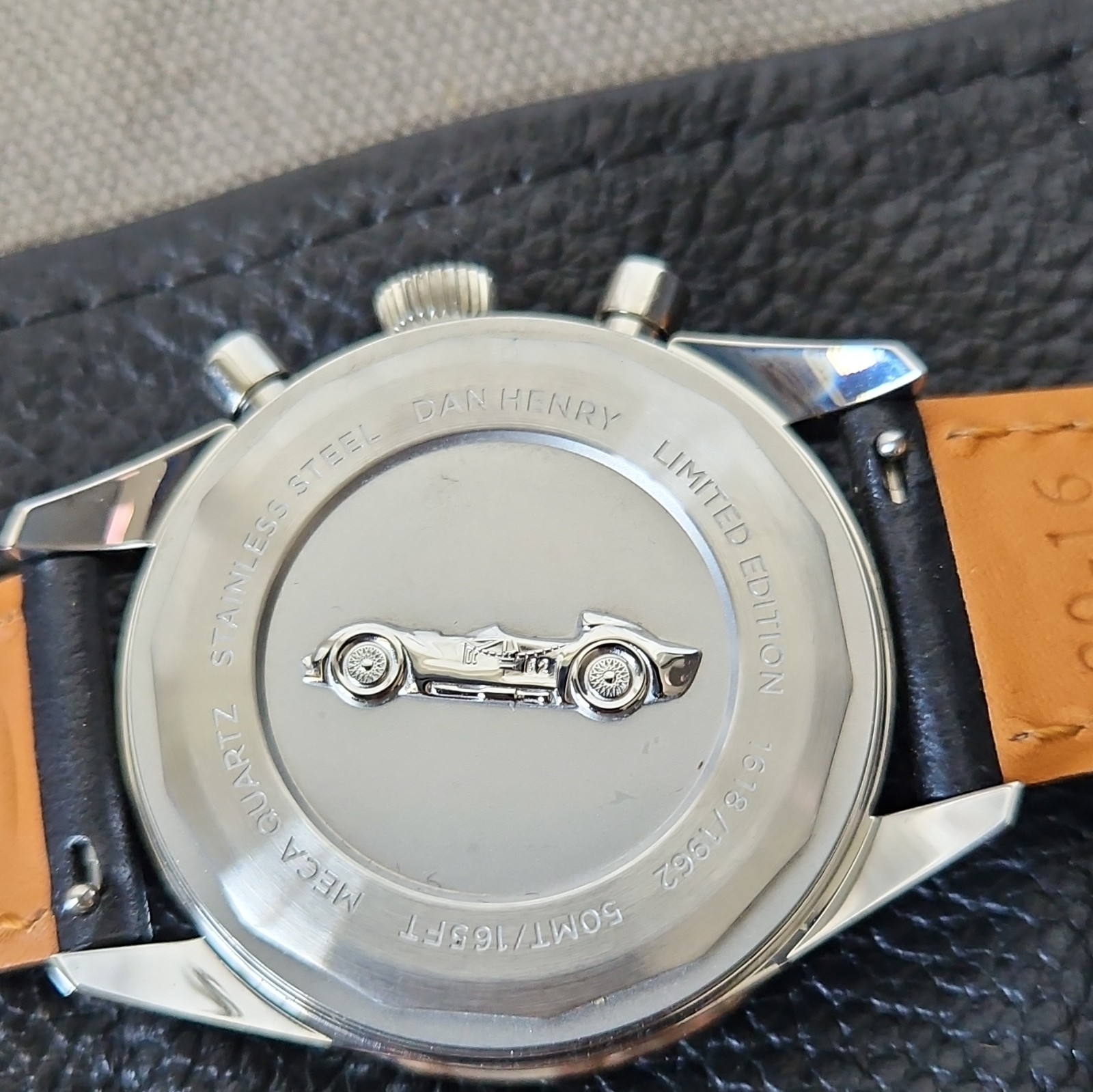 Dan Henry 1962 Quartz Chronograph Tachymeter Gray Dial Leather Straps 39mm Box