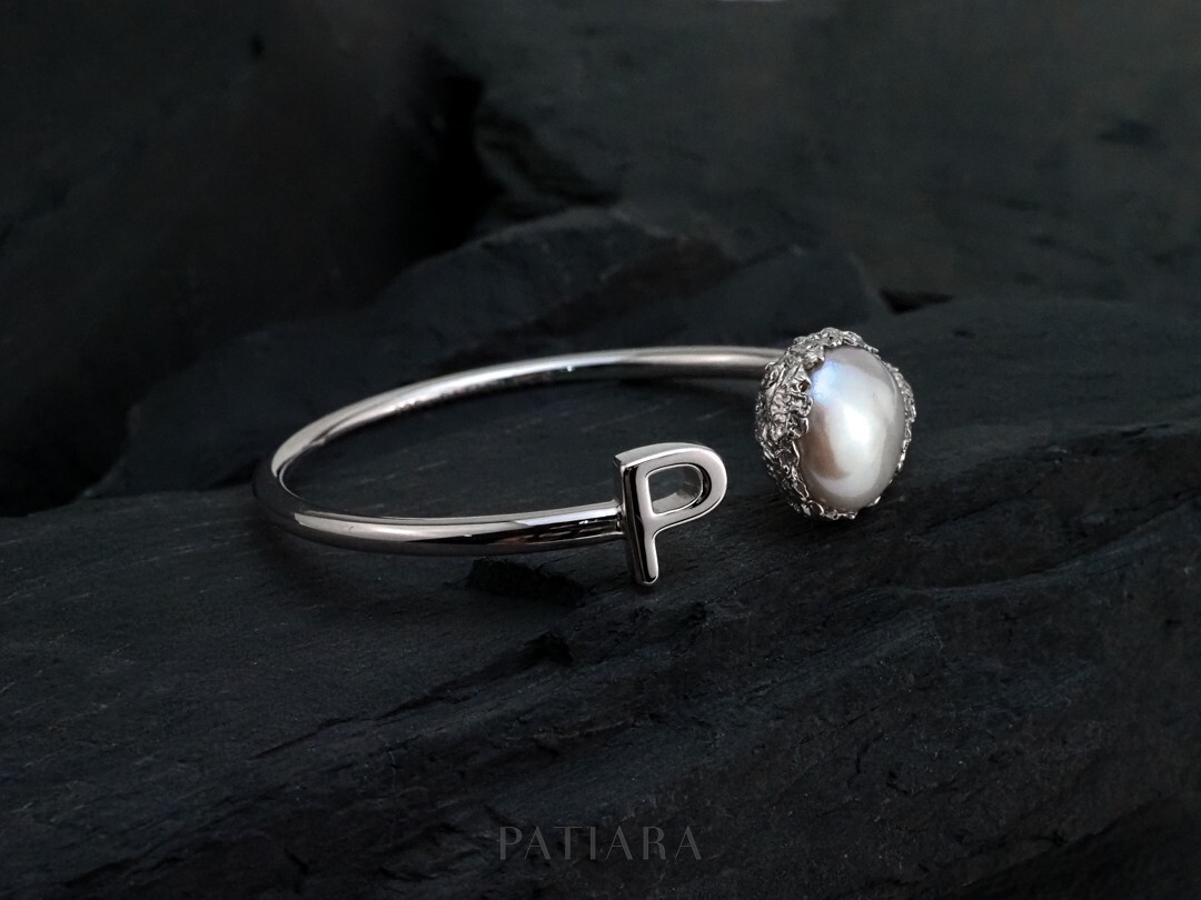 Patiara Women’s Handmade S Alphabet Pearl Bangle White Gold Plated 925Silver