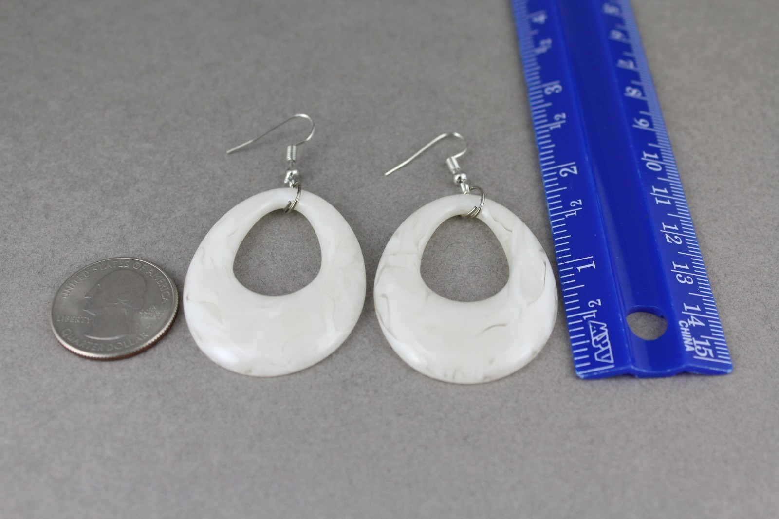 White teardrop earrings lightweight dangle marbled oval outline 2.5″ long