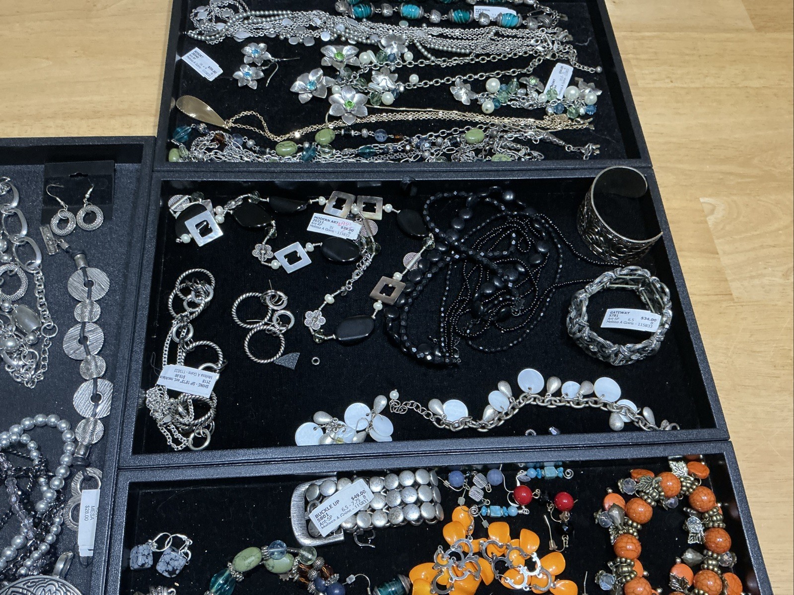 Huge Premium 50-pc. Premier Designs Jewelry/ Perfect For Boutiques/ See Des.